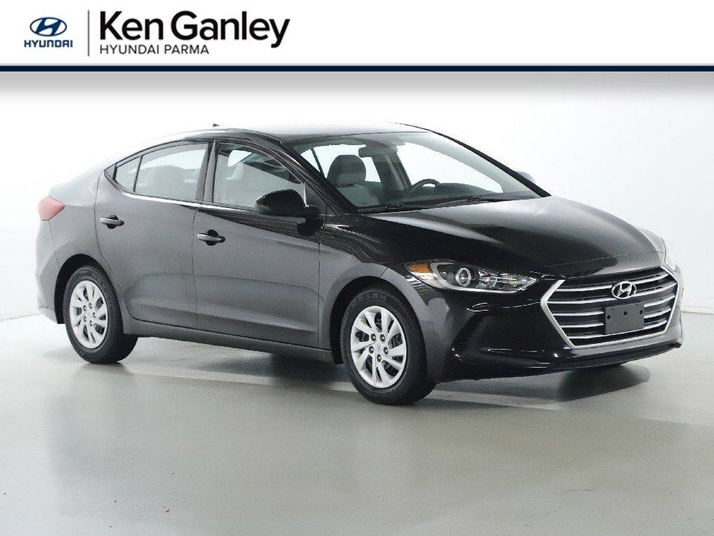 2017 Hyundai Elantra SE — Sedan — 9,835 mi — Parma, OH