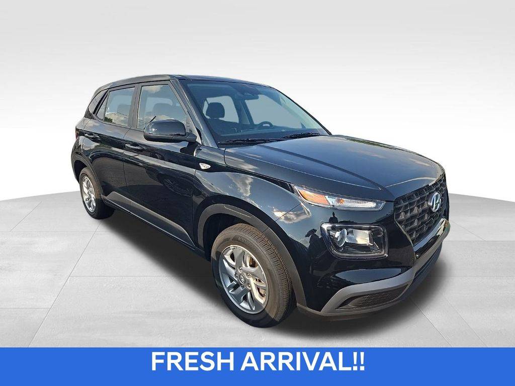 2023 Hyundai Venue SE — SUV — 4,062 mi — Parma, OH