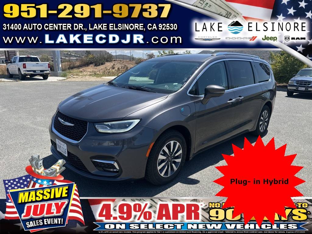2021 Chrysler Pacifica Hybrid Touring L — Minivan — 62,589 mi — Lake Elsinore, CA