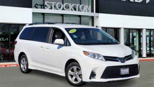 2020 Toyota Sienna LE — Minivan — 93,112 mi — Stockton, CA