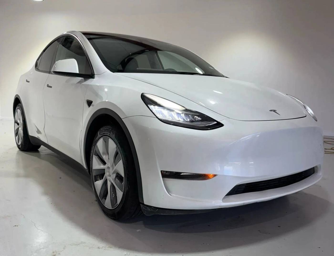 2023 Tesla Model Y Long Range — SUV — 27,381 mi — Houston, TX