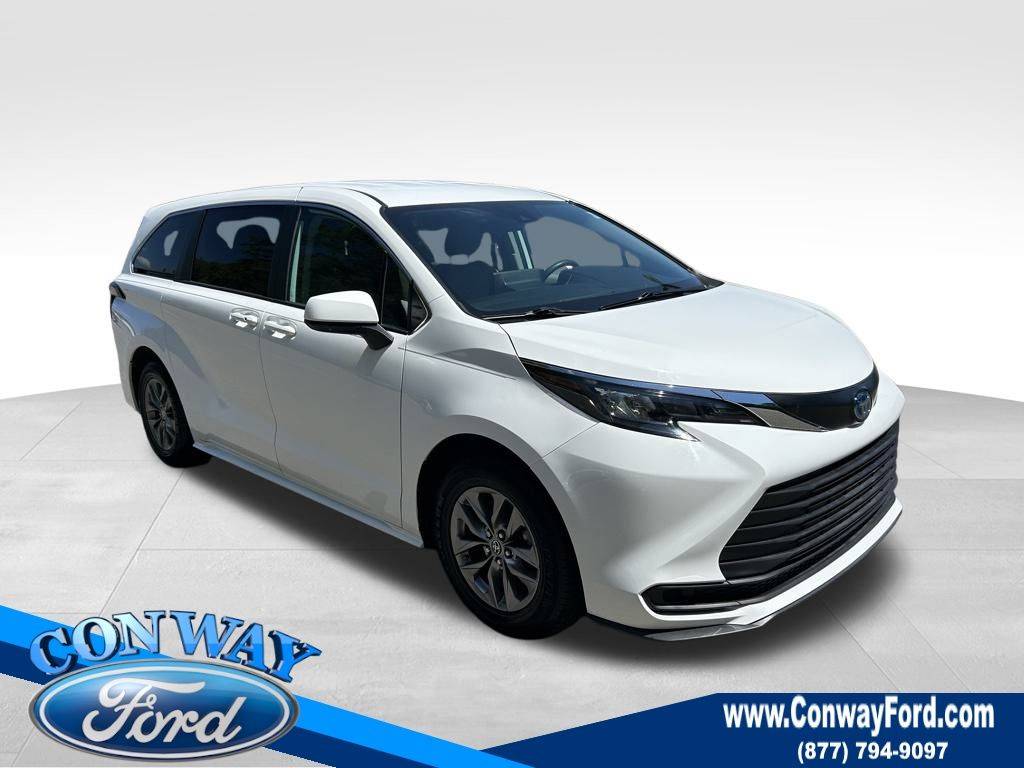 2024 Toyota Sienna LE — Minivan — 9,761 mi — Conway, SC
