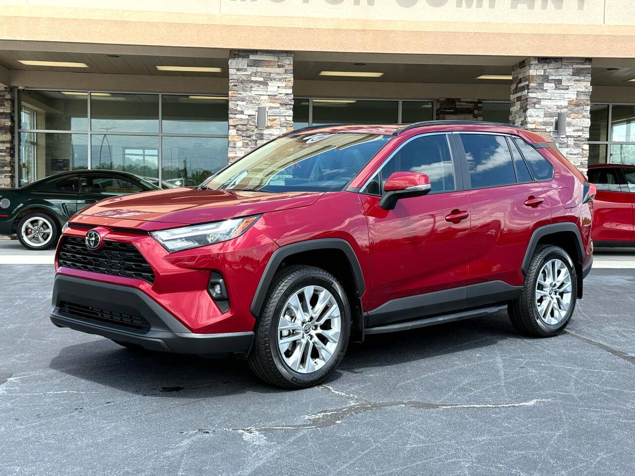 2025 Toyota RAV4 XLE Premium — SUV — 1,796 mi — Washington, NC
