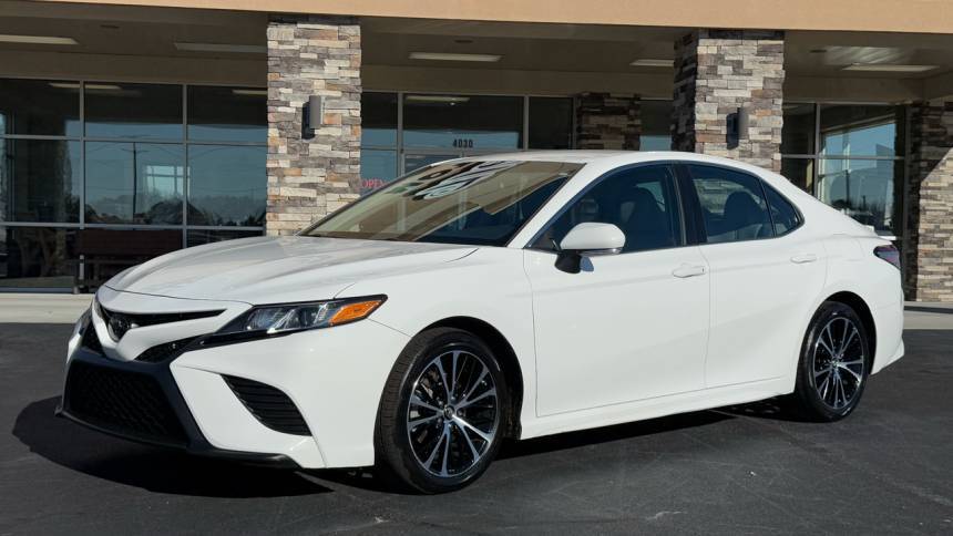 2018 Toyota Camry SE — Sedan — 127,864 mi — Washington, NC