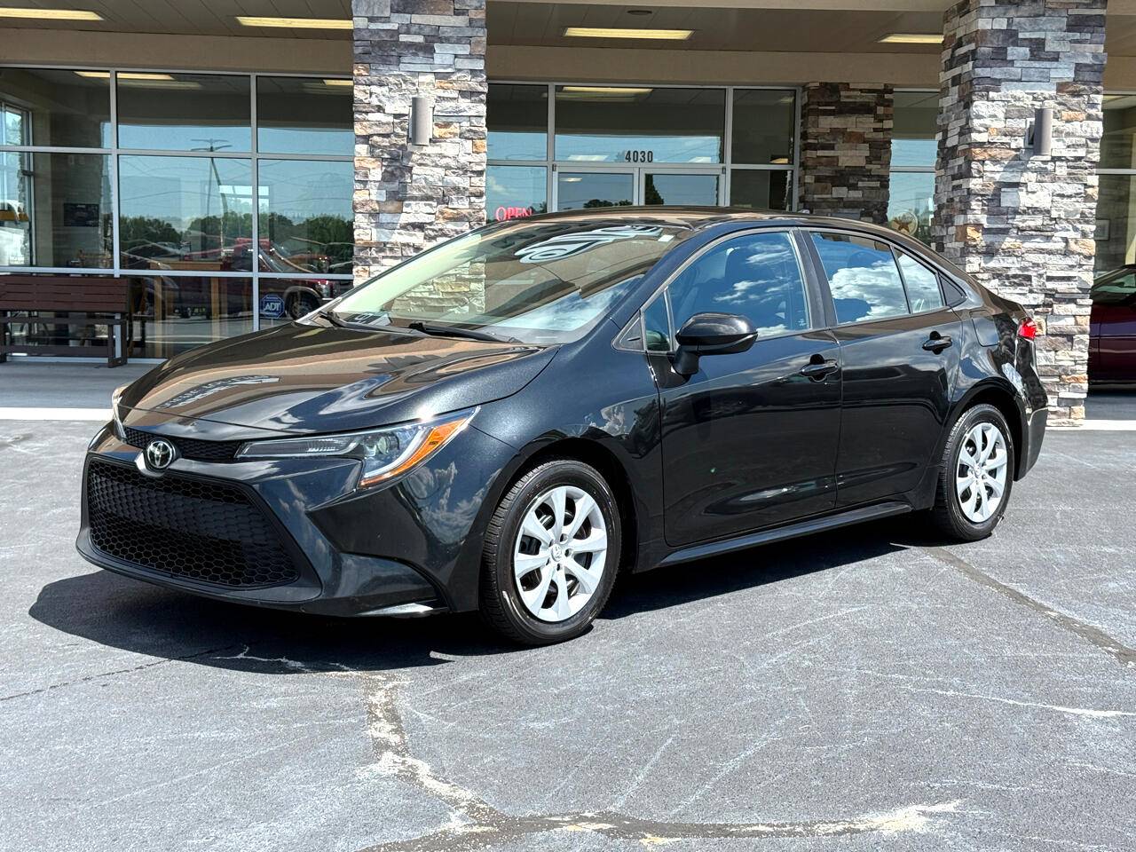2022 Toyota Corolla LE — Sedan — 143,933 mi — Washington, NC