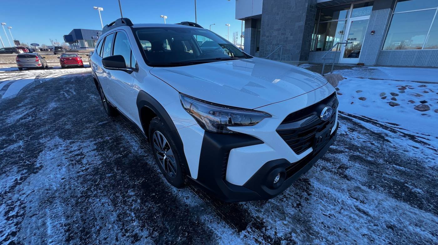 2025 Subaru Outback Standard — SUV — 2,522 mi — Madison, WI