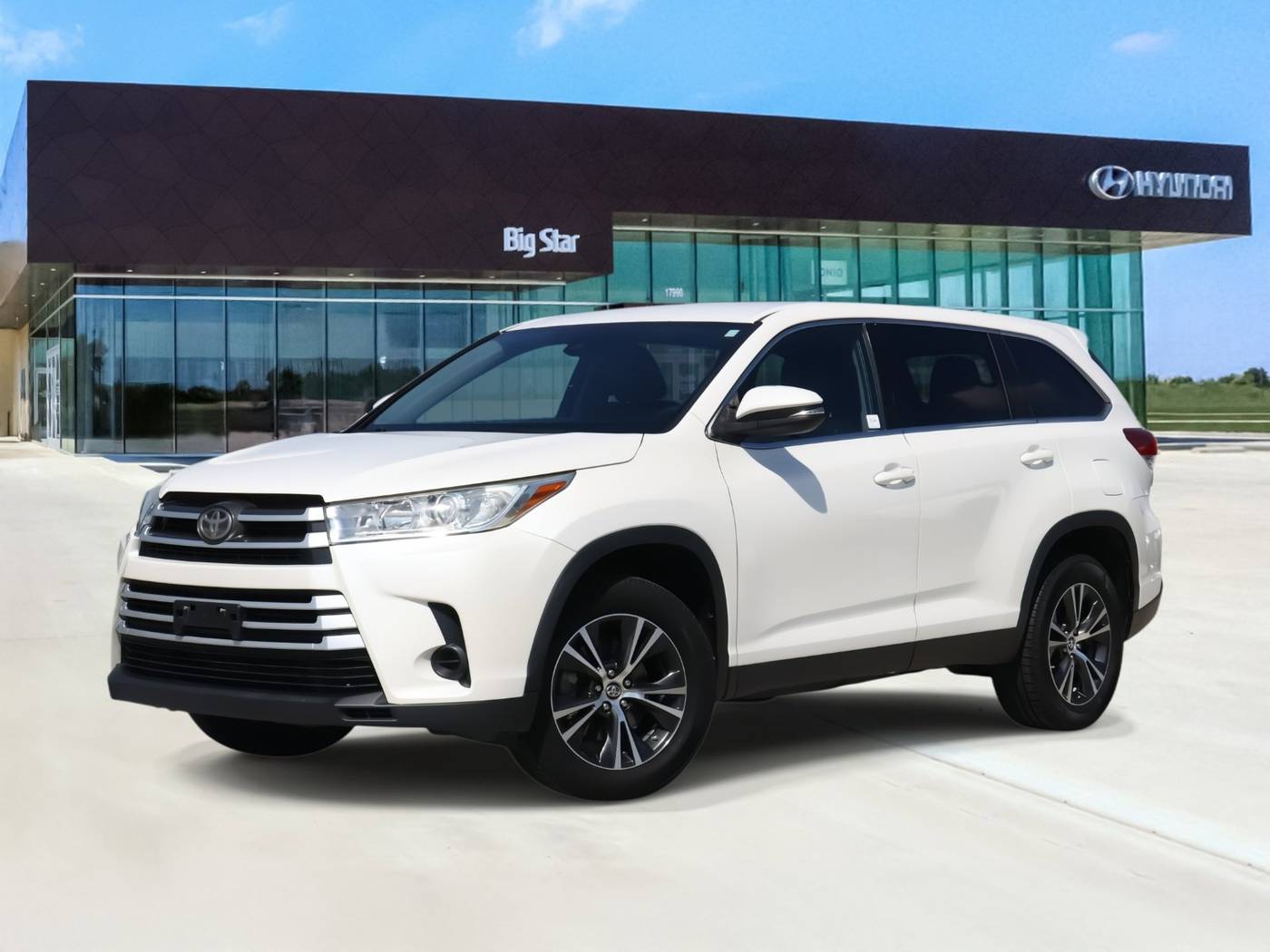 2019 Toyota Highlander LE V6 — SUV — 177,128 mi — Friendswood, TX