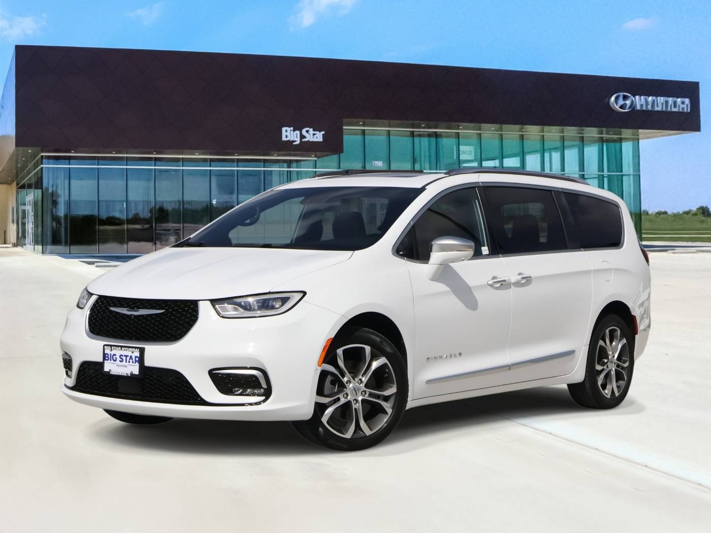 2022 Chrysler Pacifica Pinnacle — Minivan — 13,851 mi — Friendswood, TX