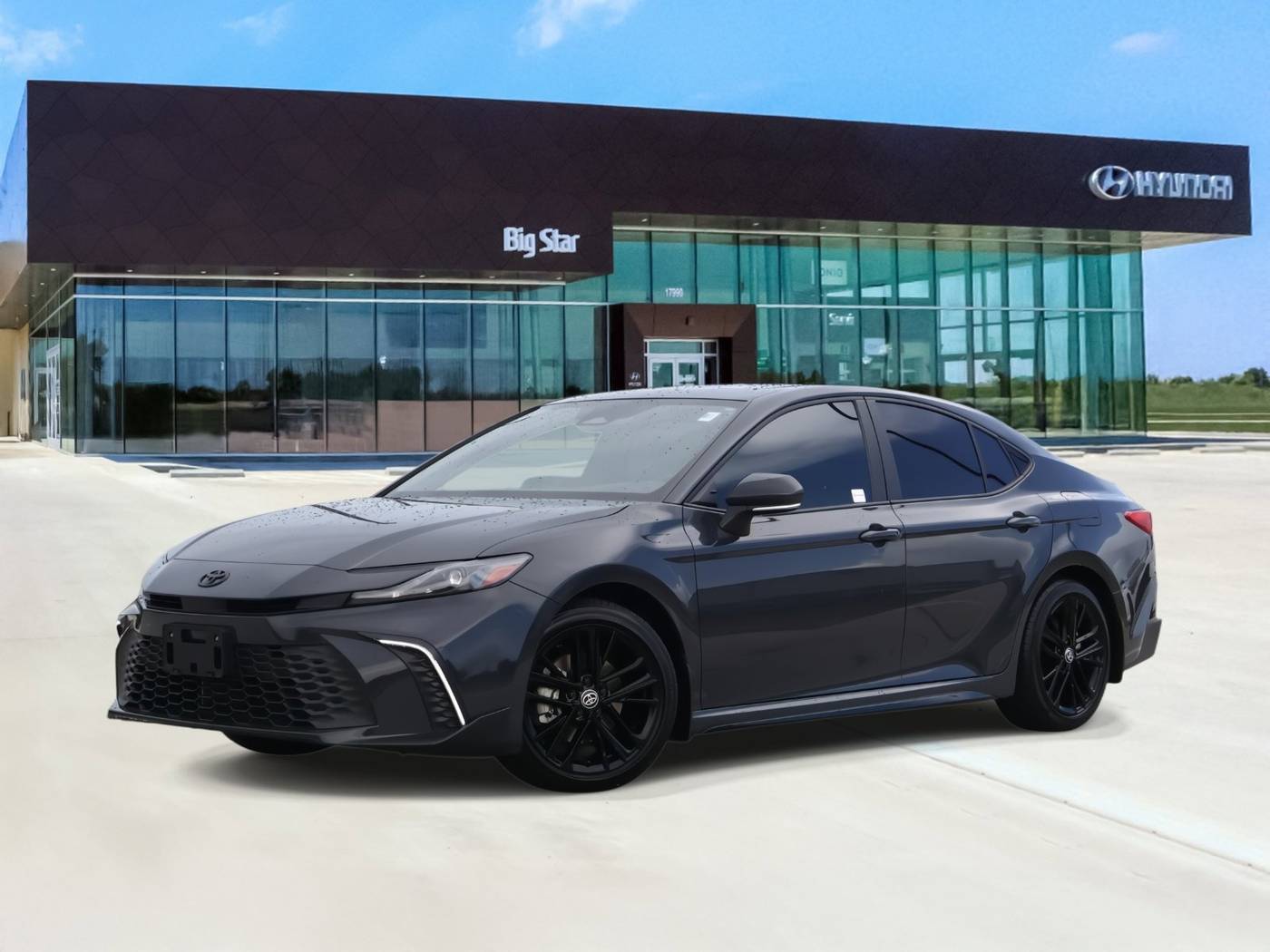2025 Toyota Camry Hybrid SE — Sedan — 13,515 mi — Friendswood, TX