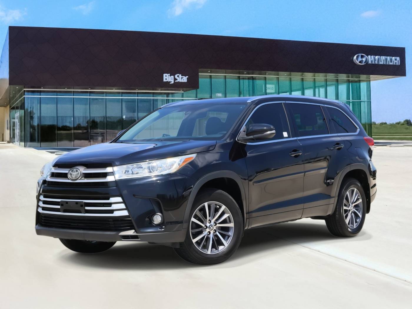 2018 Toyota Highlander XLE — SUV — 100,137 mi — Friendswood, TX