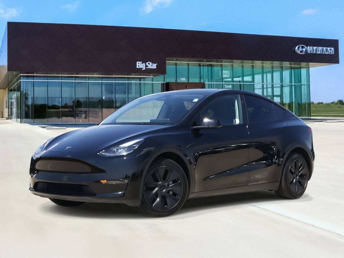 2025 Tesla Model Y Long Range — SUV — 13,682 mi — Friendswood, TX