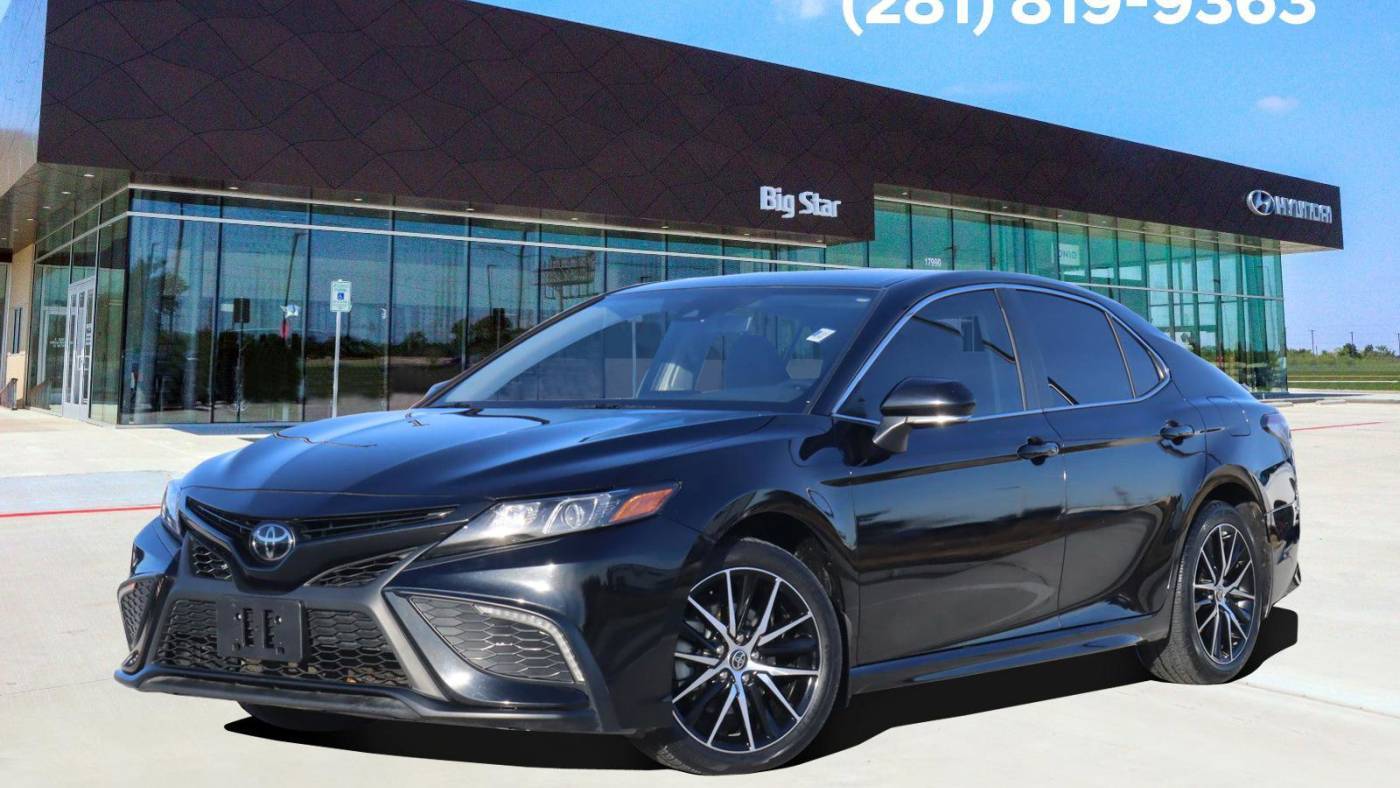 2022 Toyota Camry SE — Sedan — 50,746 mi — Friendswood, TX