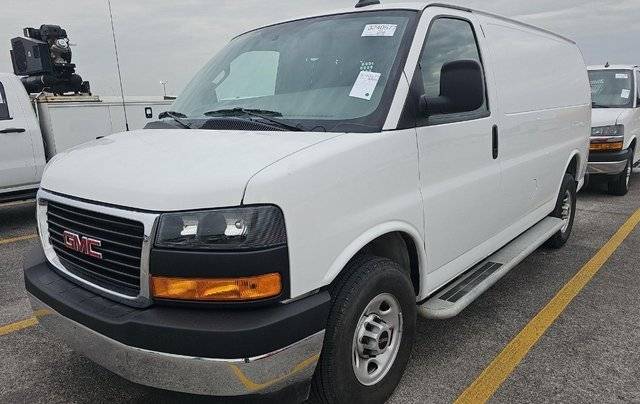 2024 GMC Savana Cargo Van Base — Cargo Van — 14,712 mi — Friendswood, TX