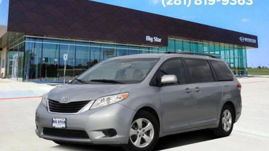 2013 Toyota Sienna LE — Minivan — 67,676 mi — Friendswood, TX