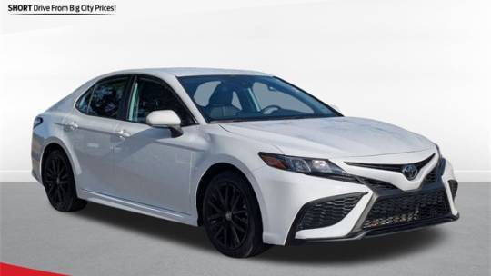 2024 Toyota Camry SE — Sedan — 20,710 mi — Manning, SC