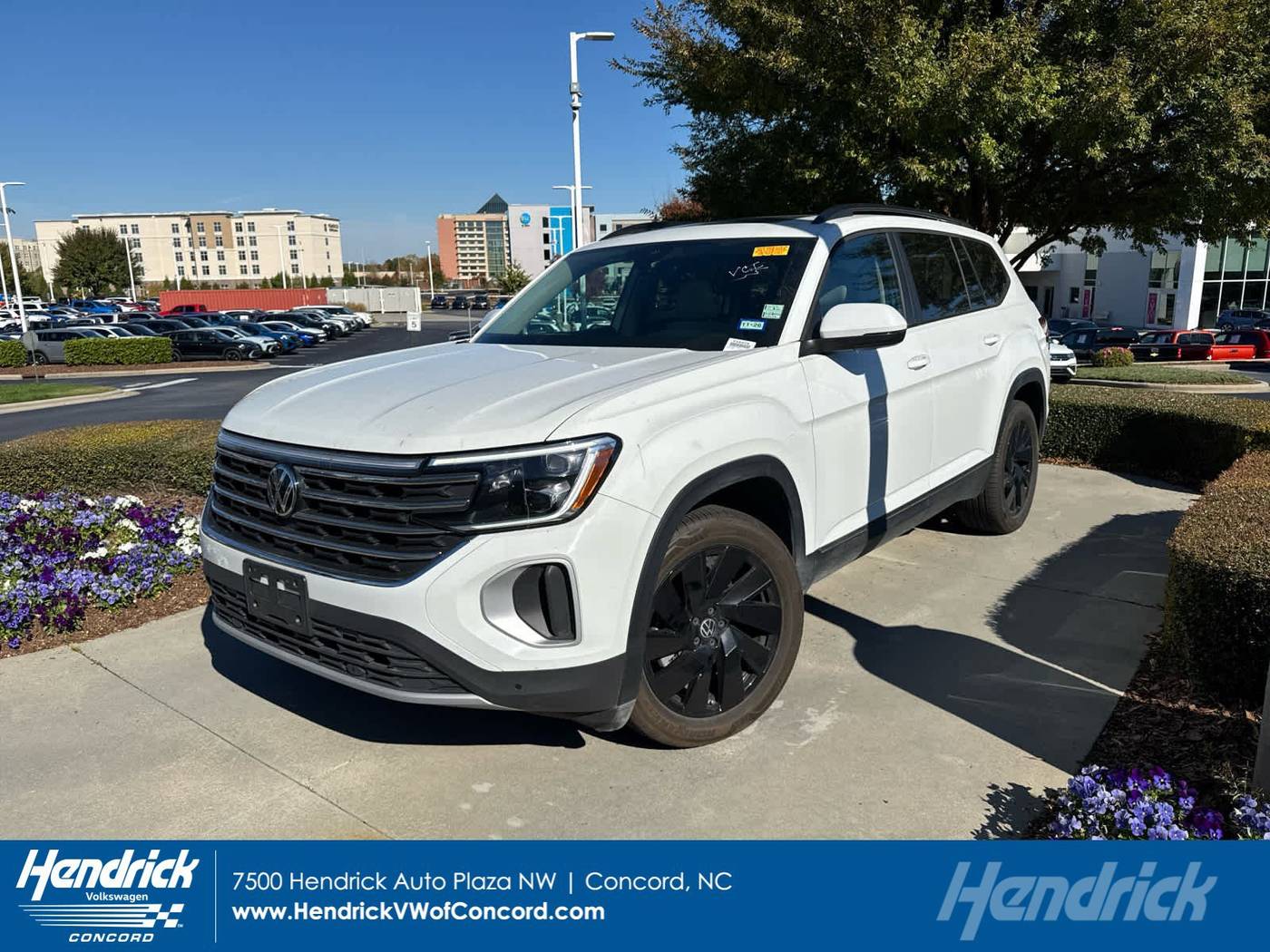 2025 Volkswagen Atlas SE with Technology — SUV — 5,992 mi — Concord, NC