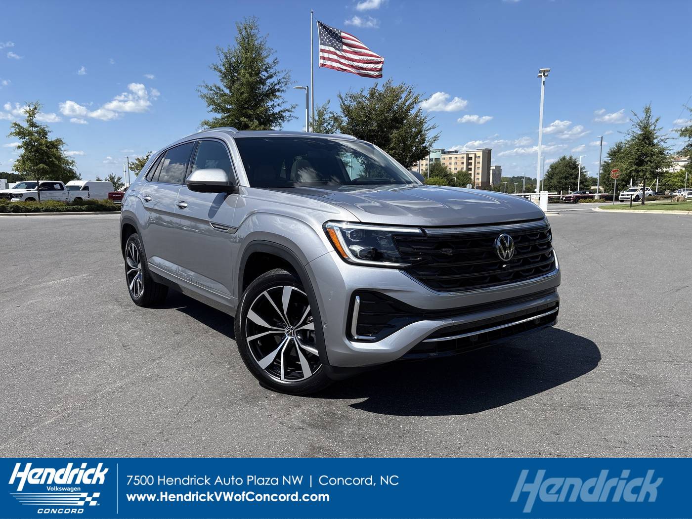 2025 Volkswagen Atlas Cross Sport SEL Premium R-Line — SUV — 15,550 mi — Concord, NC