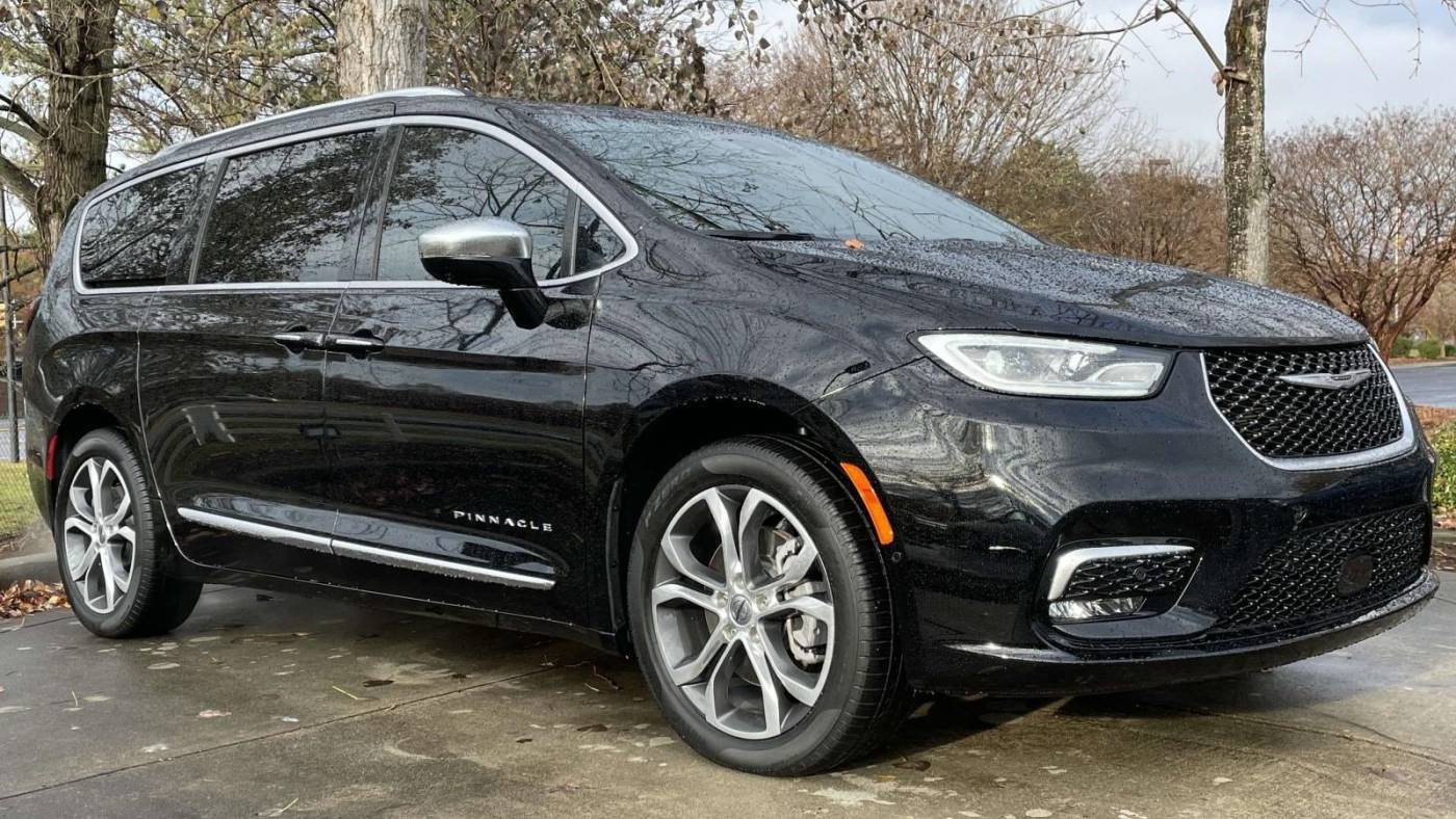 2024 Chrysler Pacifica Pinnacle — Minivan — 6,733 mi — Concord, NC