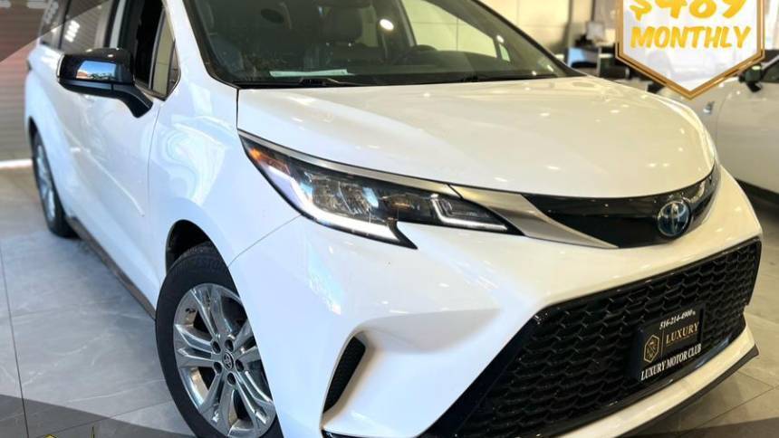 2023 Toyota Sienna XSE — Minivan — 12,277 mi — Franklin Square, NY