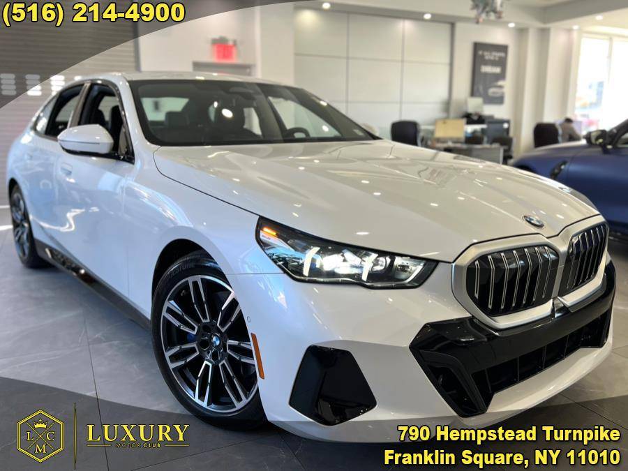 2025 BMW 5 Series 530i — Sedan — 10,341 mi — Franklin Square, NY