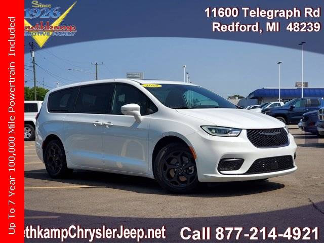 2022 Chrysler Pacifica Hybrid Limited — Minivan — 16,176 mi — Redford, MI