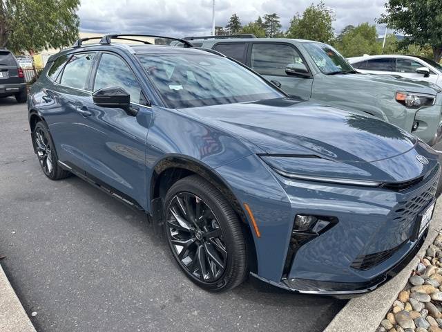 2025 Toyota Crown Signia Limited — SUV — 2,300 mi — Napa, CA