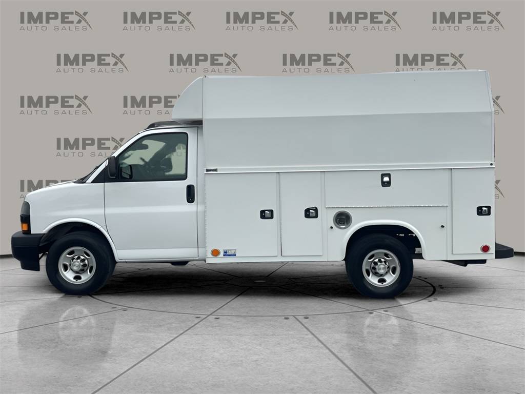 2021 Chevrolet Express Commercial Cutaway