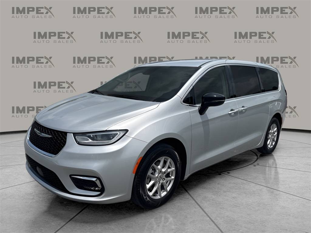 2024 Chrysler Pacifica Touring L — Minivan — 33,620 mi — Greensboro, NC