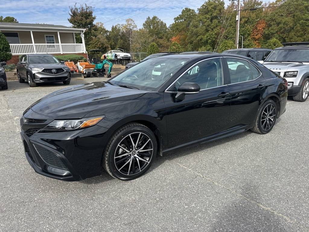 2024 Toyota Camry SE — Sedan — 39,743 mi — Greensboro, NC
