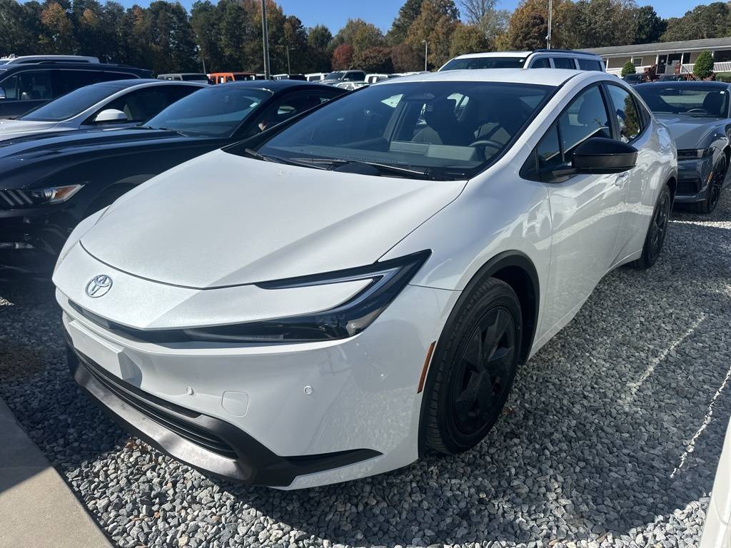 2025 Toyota Prius LE — Hatchback — 13,090 mi — Greensboro, NC
