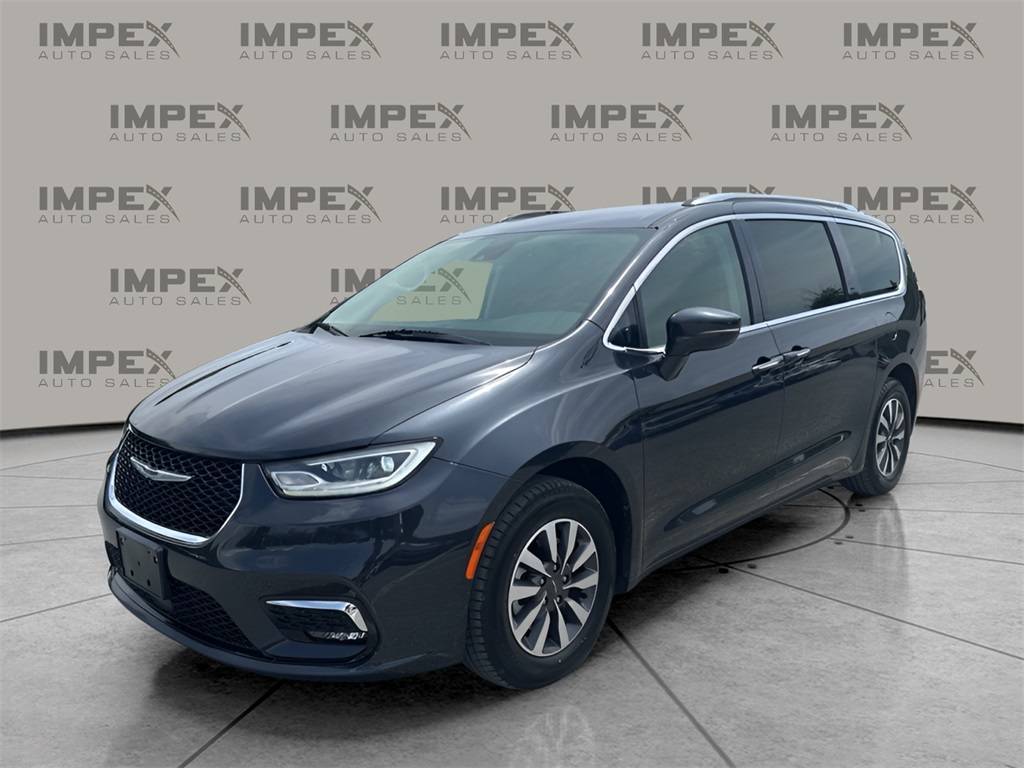 2021 Chrysler Pacifica Touring L — Minivan — 76,497 mi — Greensboro, NC