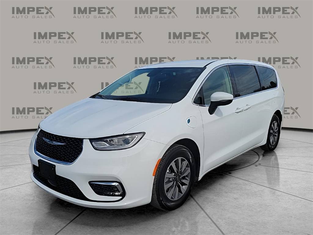 2023 Chrysler Pacifica Hybrid Touring L — Minivan — 51,046 mi — Greensboro, NC
