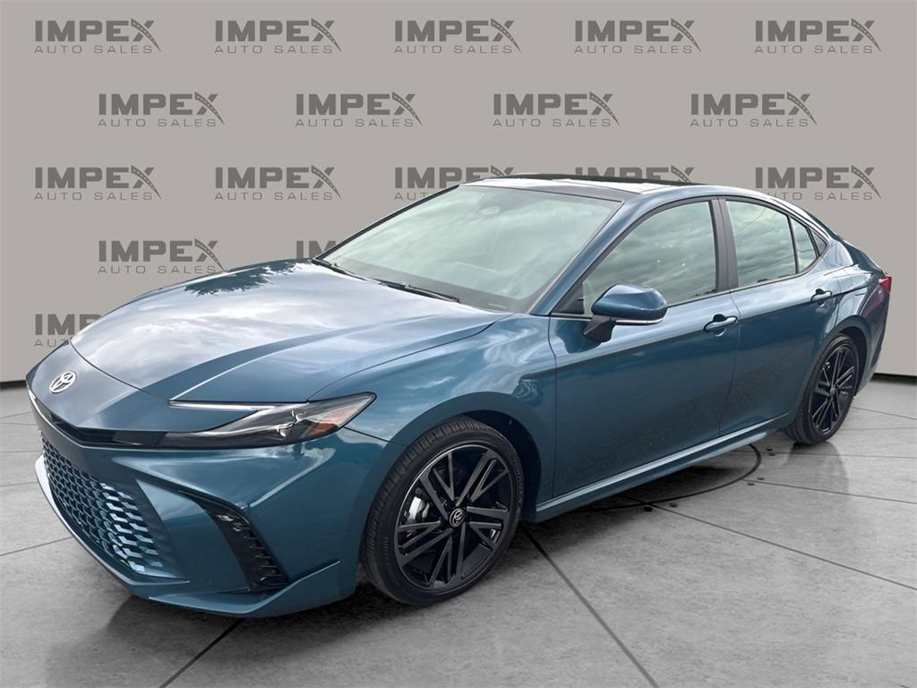 2025 Toyota Camry Hybrid XSE — Sedan — 18,900 mi — Greensboro, NC