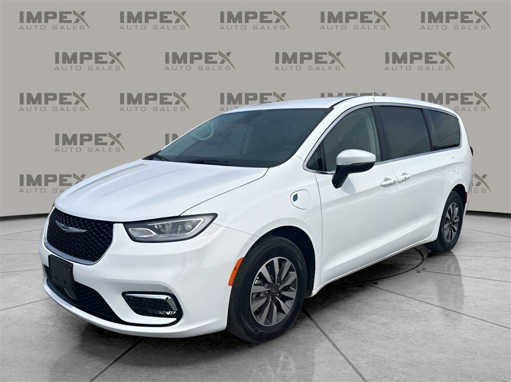 2023 Chrysler Pacifica Hybrid Touring L — Minivan — 43,780 mi — Greensboro, NC