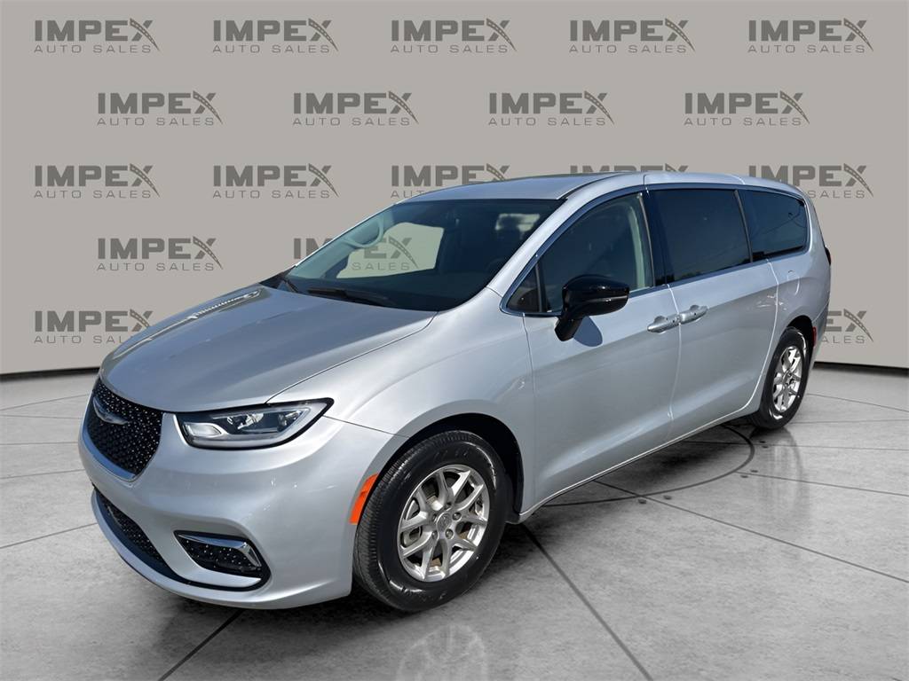 2024 Chrysler Pacifica Touring L — Minivan — 24,749 mi — Greensboro, NC