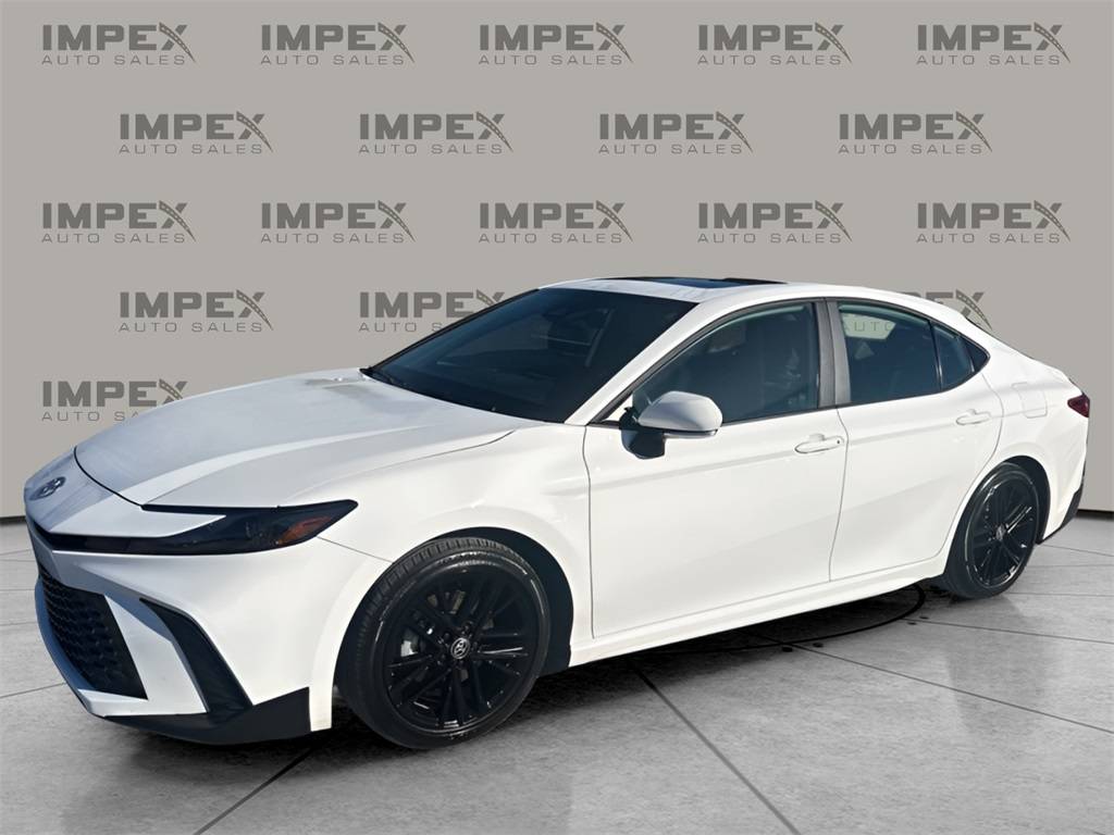 2025 Toyota Camry Hybrid SE — Sedan — 18,742 mi — Greensboro, NC
