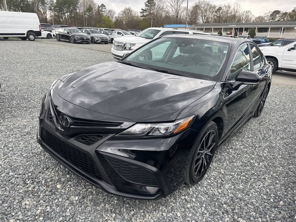 2024 Toyota Camry SE — Sedan — 21,721 mi — Greensboro, NC