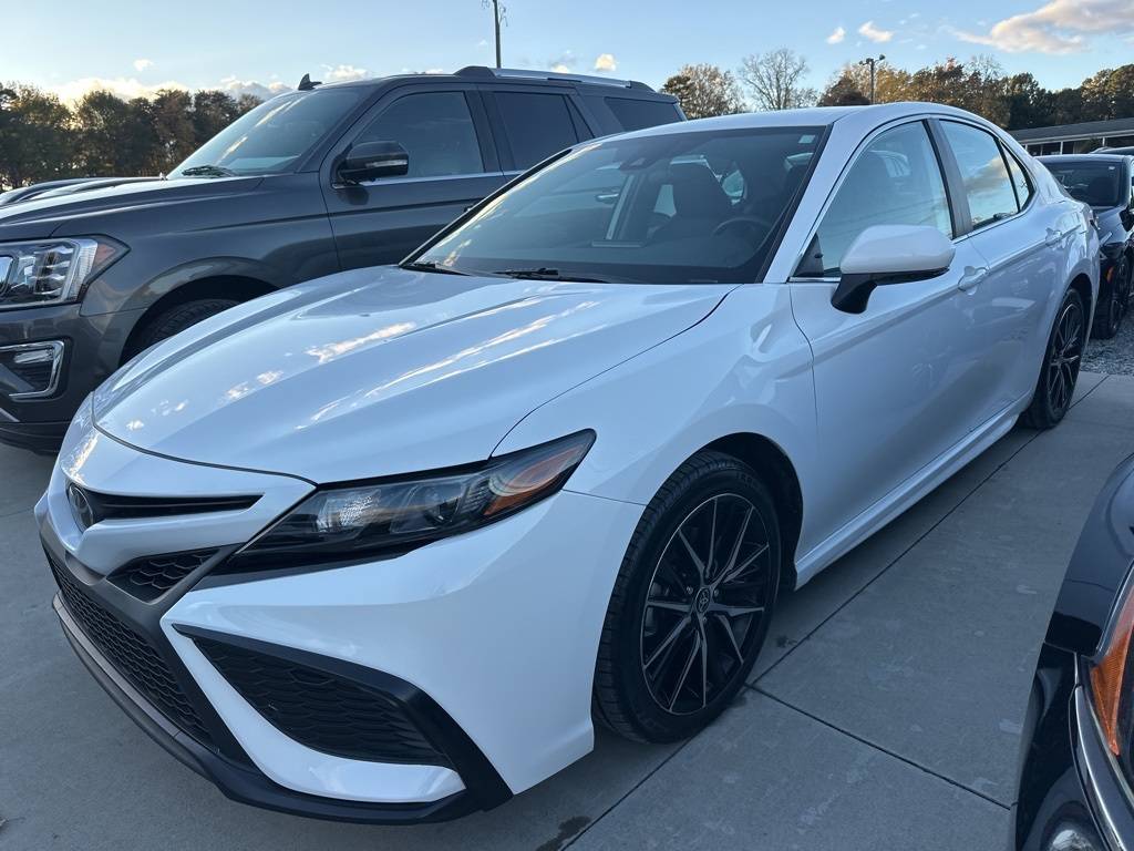 2024 Toyota Camry SE — Sedan — 39,201 mi — Greensboro, NC