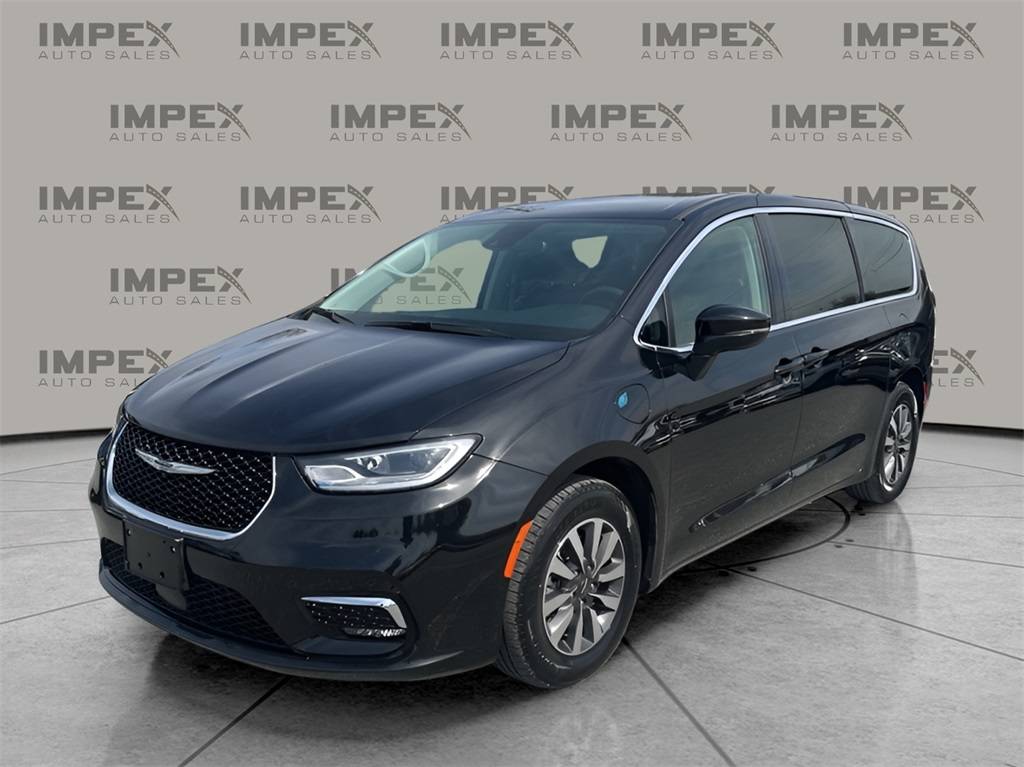 2023 Chrysler Pacifica Hybrid Touring L — Minivan — 48,280 mi — Greensboro, NC