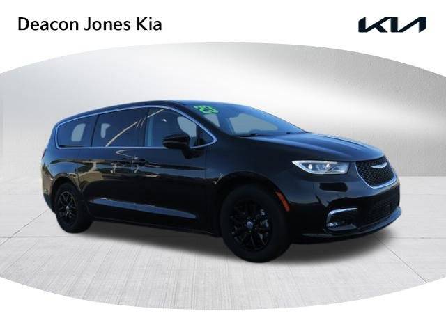2023 Chrysler Pacifica Touring L — Minivan — 65,332 mi — Goldsboro, NC