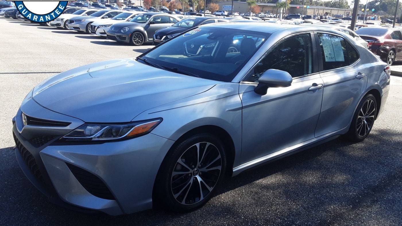 2020 Toyota Camry SE — Sedan — 117,865 mi — Mobile, AL