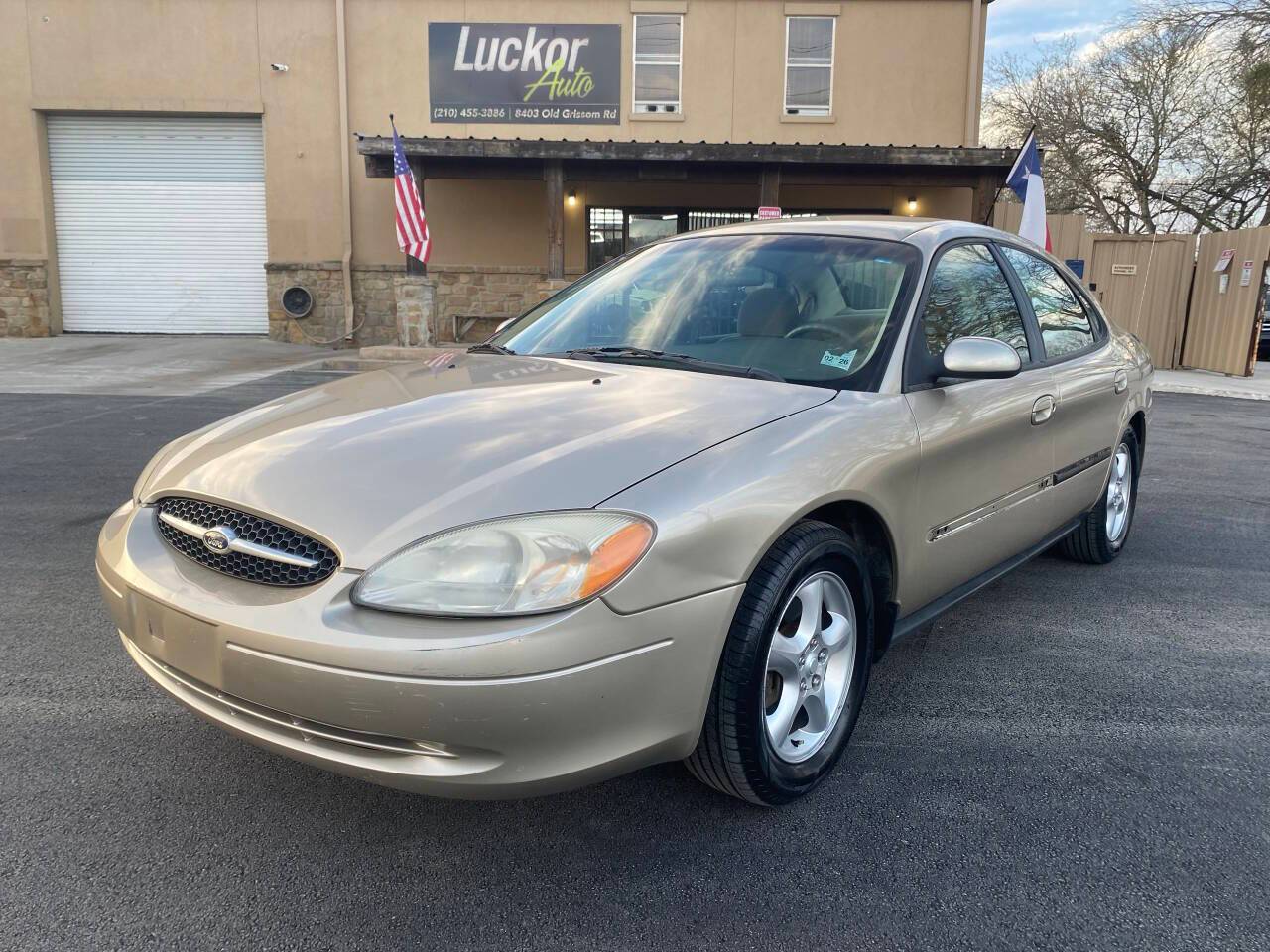 2001 Ford Taurus SES — Sedan — 107,620 mi — San Antonio, TX