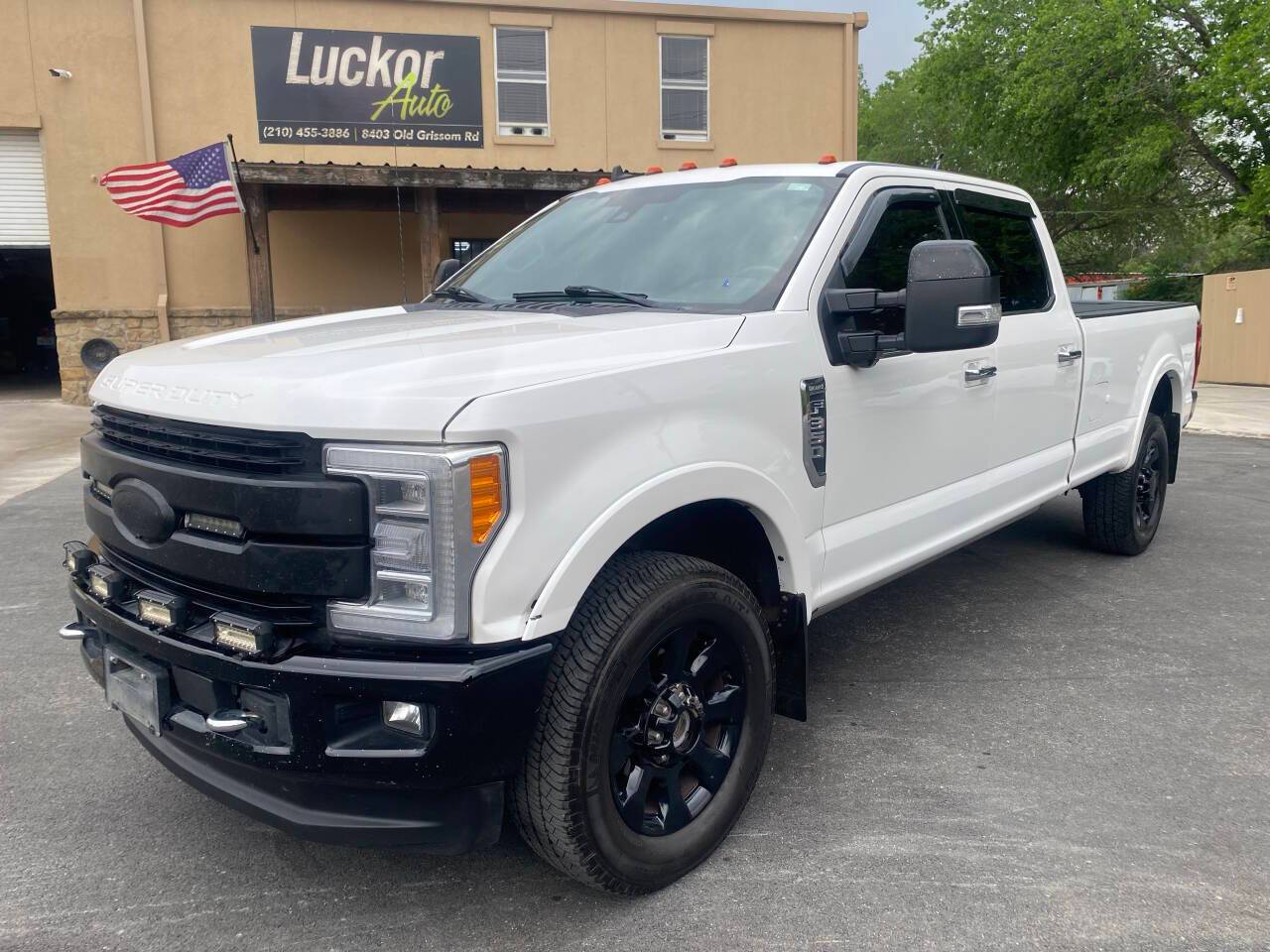 2019 Ford Super Duty F-350 Lariat — Pickup Truck — 198,160 mi — San Antonio, TX