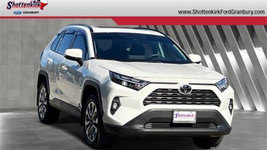 2022 Toyota RAV4 XLE Premium — SUV — 11,711 mi — Granbury, TX