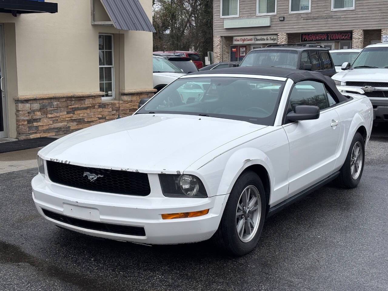 2005 Ford Mustang Deluxe