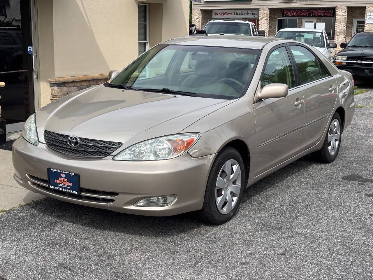 2004 Toyota Camry XLE — Sedan — 124,958 mi — Pasadena, MD