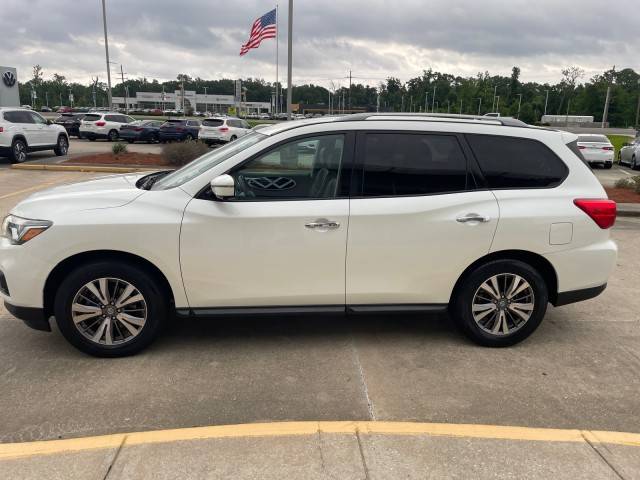 2017 Nissan Pathfinder SL — SUV — 121,834 mi — Baton Rouge, LA