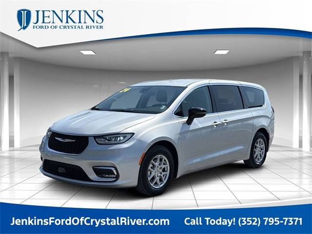 2024 Chrysler Pacifica Touring L — Minivan — 59,745 mi — Crystal River, FL
