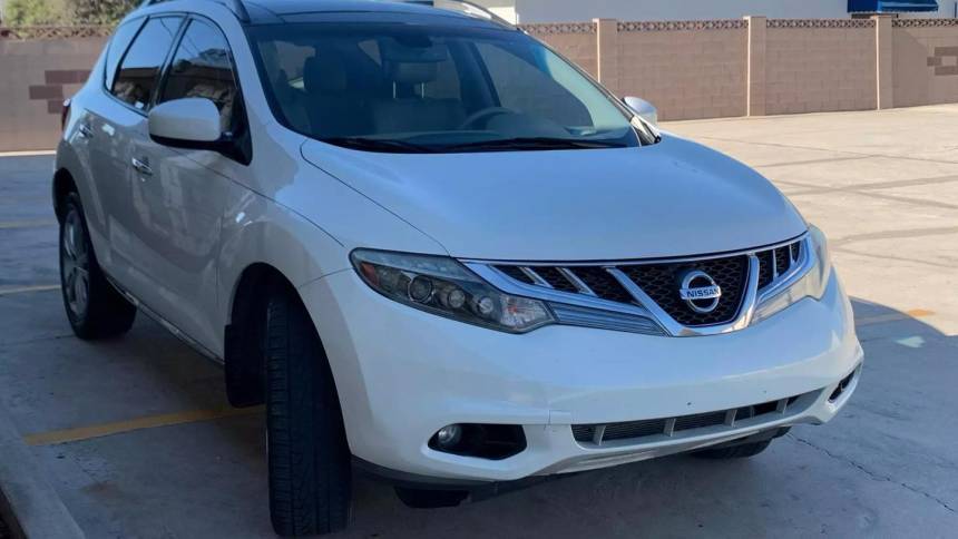 white 2011 nissan murano