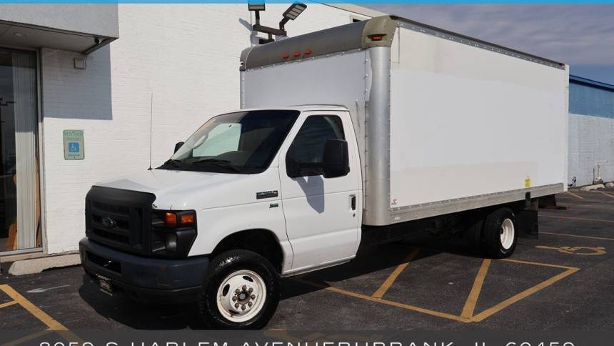 2016 Ford Econoline Commercial Cutaway E-350 — Chassis Cab Truck — 169,658 mi — Burbank, IL
